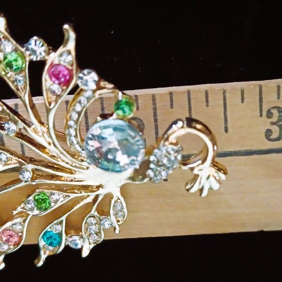 Lovely Gold-tone & Rhinestone Brooch - Picture 3 of 4